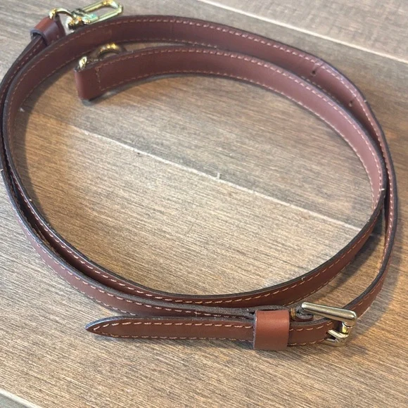 Louis Vuitton Brown Leather Strap with Gold Hardware Clips - Picture 3 of 5